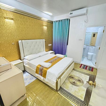 Ontrack Travel Apartment Мале Екстериор снимка