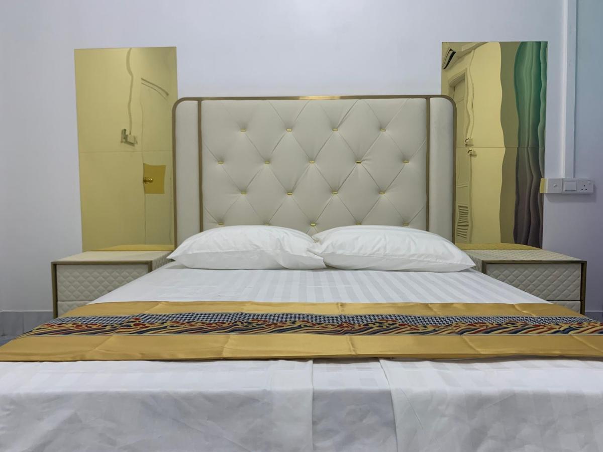 Ontrack Travel Apartment Мале Екстериор снимка