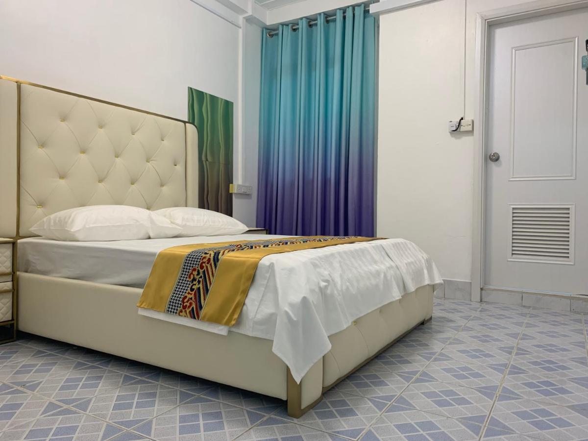 Ontrack Travel Apartment Мале Екстериор снимка