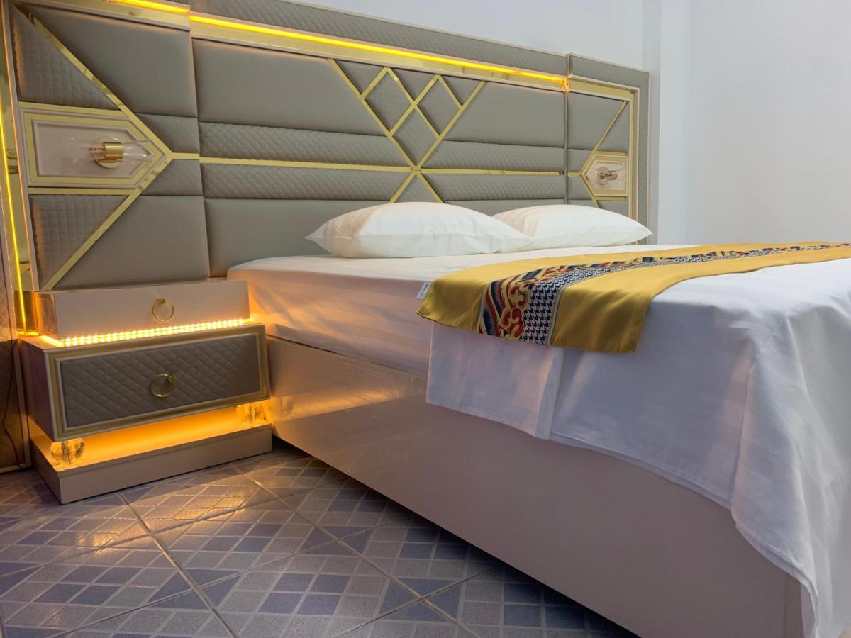 Ontrack Travel Apartment Мале Екстериор снимка