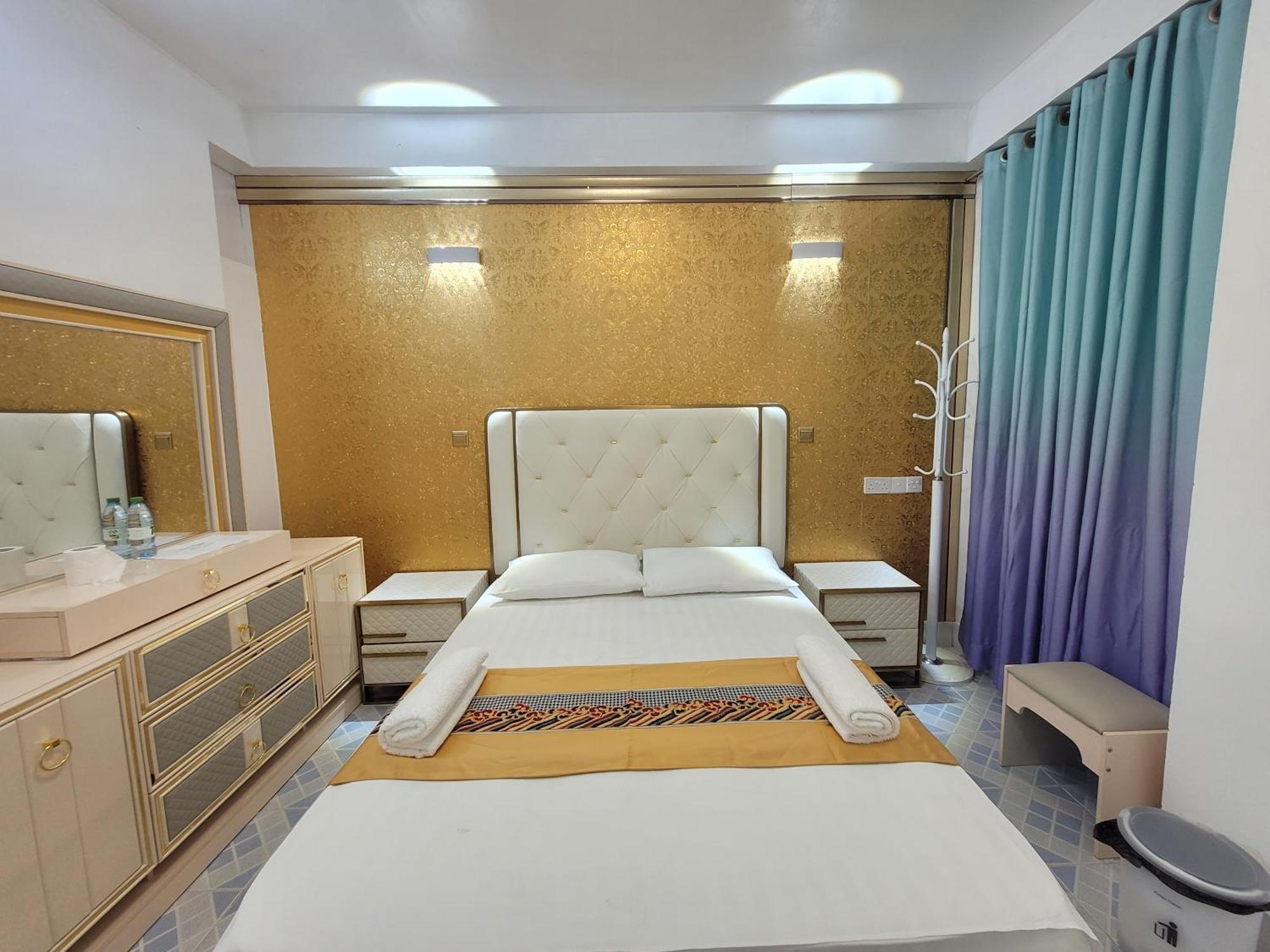 Ontrack Travel Apartment Мале Екстериор снимка
