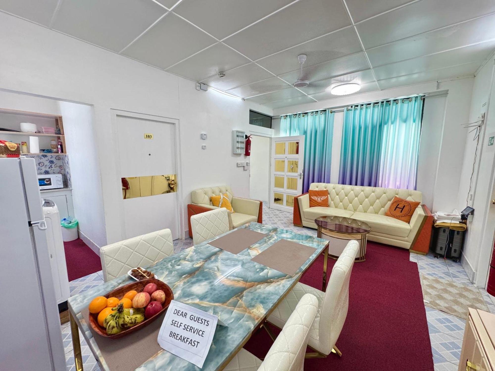 Ontrack Travel Apartment Мале Екстериор снимка